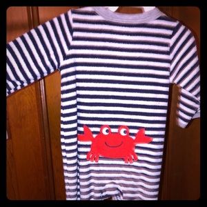 Carter’s terry baby onesie - crab on bum 🦀